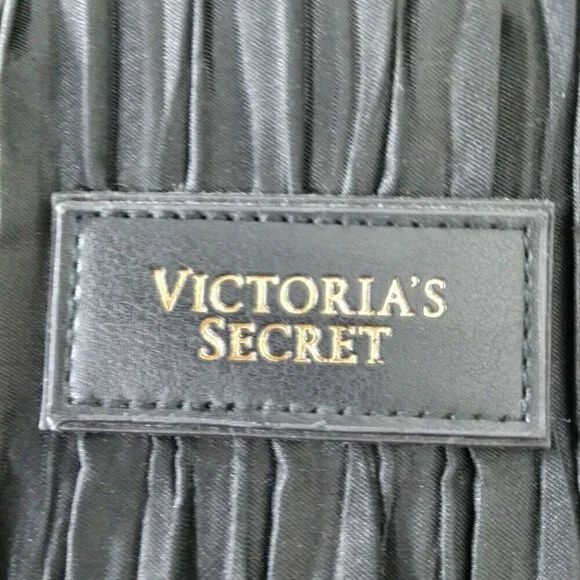 Victoria's Secret Elegant Black Satin Pleated Zip & Cinched Overnight Tote NWOT - Picture 14 of 15